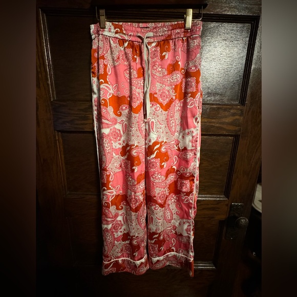 J. Crew Pants - J.Crew Relaxed pant in vintage paisley, Size 0, EUC